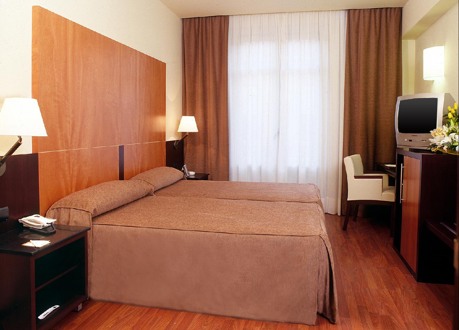 Catalonia El Pilar Hotel Zaragoza Bilik gambar